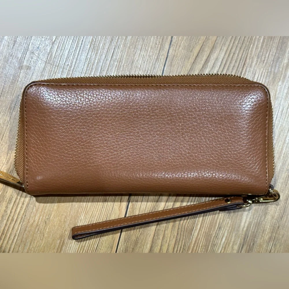 MICHAEL MICHAEL KORS
Leather Continental Wristlet - Picture 3 of 4